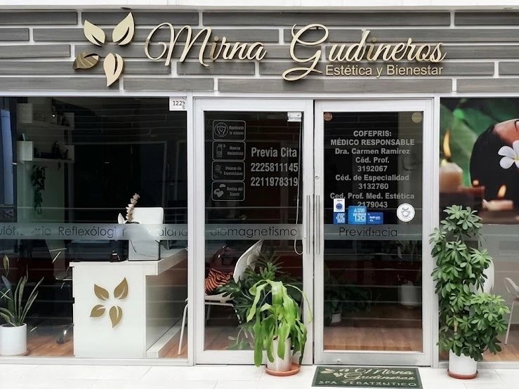 Fachada del Spa Terapéutico Mirna Guarneros en Plaza Pabellón Zavaleta